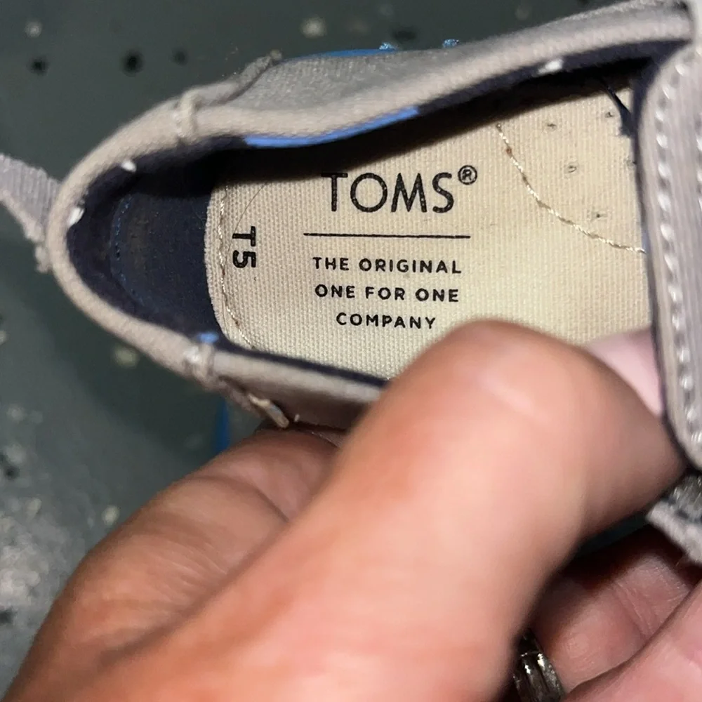 Toms - Picture 5 of 5